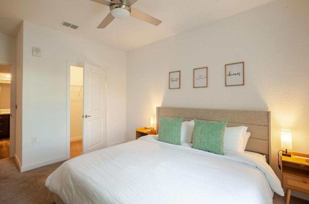 No Worries Bee Happy Apartment Port St. Lucie